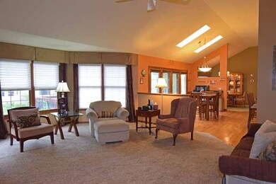 2301 Periwinkle Ln unit IV, Algonquin, IL 60102 - photo 5