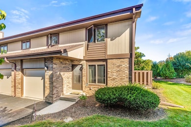 W144N4821 Stone Dr, Menomonee Falls, WI 53051 - photo 2