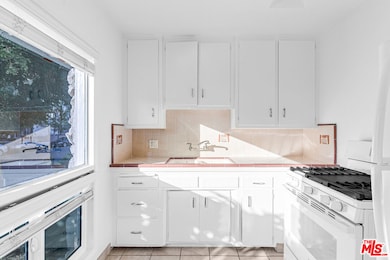 122 N Croft Ave unit 1, Los Angeles, CA 90048 - photo 7