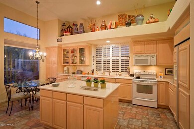 Wide Open, Island, Eat-in Kitchen