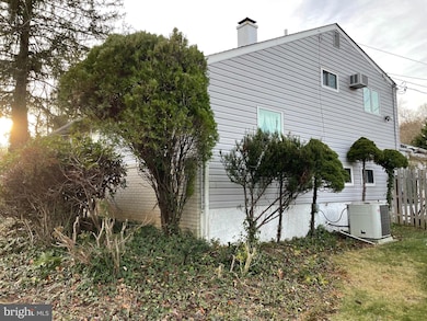 2400 Edge Hill Rd, Huntingdon Valley, PA 19006 - photo 4