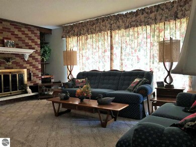 509 Ogemaw St, Oscoda, MI 48750 - photo 5