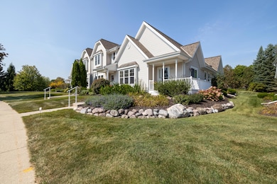 N28W6642 Alyce St unit 7, Cedarburg, WI 53012 - photo 3