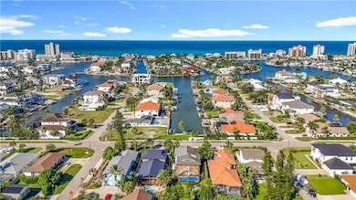 10242 Vanderbilt Dr, Naples, FL 34108 - photo 4