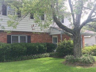 2902 Country Club Rd, Jacksonville, NC 28546 - photo 2