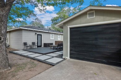 403 W College St, Fredericksburg, TX 78624 - photo 5