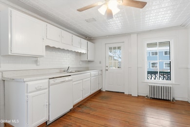 106 Lawrence St, Saratoga Springs, NY 12866 - photo 5