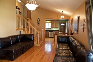 15W437 Grand Pl, Elmhurst, IL 60126 - photo 4