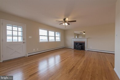 5122 Bushey Rd, Sykesville, MD 21784 - photo 3