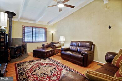 12704 Kingsbury Ct, Woodbridge, VA 22192 - photo 3