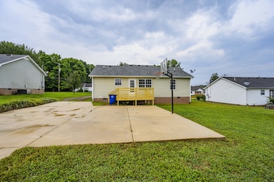 1399 W Lane St, Shelbyville, TN 37160 - photo 3