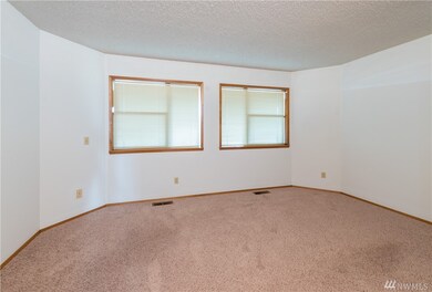 121 Front St unit 13, Lynden, WA 98264 - photo 6