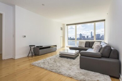 Crystal Point unit 3304, Jersey City, NJ 07302 - photo 2