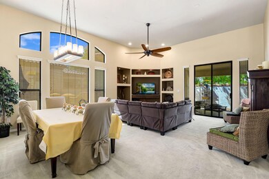 Lakeview- Livingroom