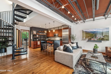 HR. 421 Main St R2. 01