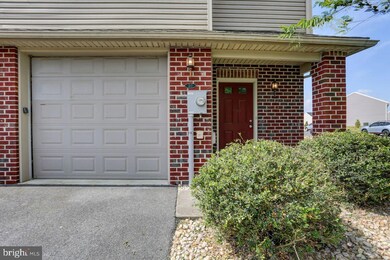 217 Meriweather Dr, Chambersburg, PA 17201 - photo 4