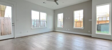 303 Sowbread St, Houston, TX 77018 - photo 5