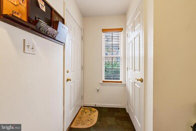 4005 Bradford Cir, Mount Joy, PA 17552 - photo 5