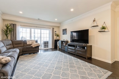Large Living Room w/Recessed Lighting & Crown Mold
