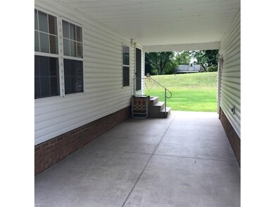 46301 Kelly Ave, East Liverpool, OH 43920 - photo 2