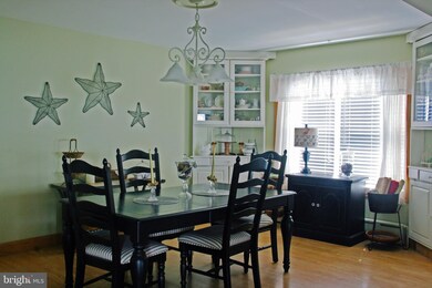 9106 Hinton Ave, Sparrows Point, MD 21219 - photo 6