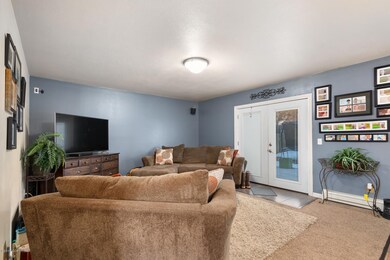 282 E Bayview Ave Homer AK-large-006-16-