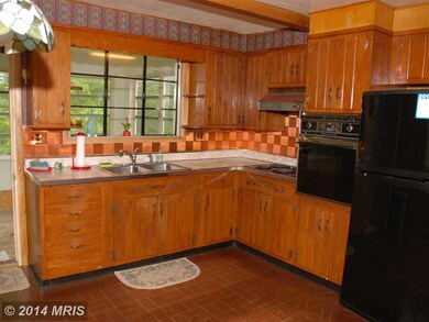 239 Gralan Rd, Catonsville, MD 21228 - photo 4