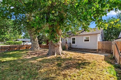304 S Elder St, Nampa, ID 83686 - photo 2