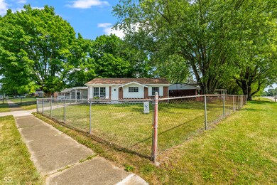 2605 12th St, Columbus, IN 47201 - photo 5