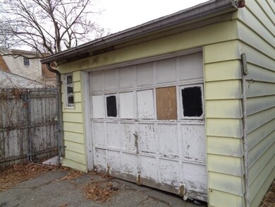 19 Fullerton St, Indian Orchard, MA 01151 - photo 4