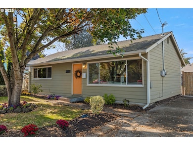 9313 N Hodge Ave, Portland, OR 97203 - photo 4