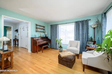 10 Sandybrook Rd, Manalapan, NJ 07726 - photo 7