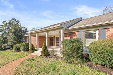 505 Oakwood Dr, Columbia, TN 38401 - photo 4