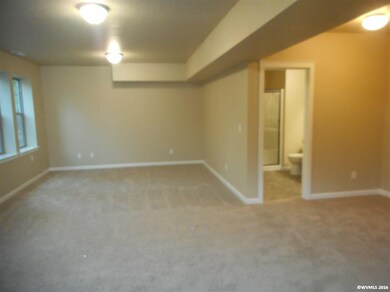 3833 10th St, Hubbard, OR 97032 - photo 4