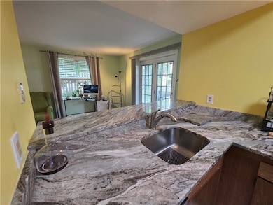 3266 Ward St unit 3, Oakland, PA 15213 - photo 7