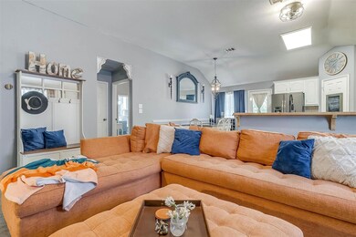 404 S Elm St, Ennis, TX 75119 - photo 5