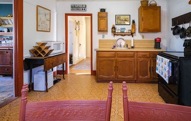 58 Depot St, Cavendish, VT 05153 - photo 5