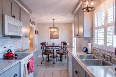 Kitchen and Dining Combo