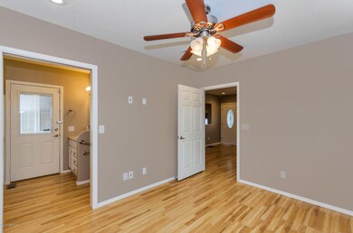 201 E Southern Ave-large-007-9-Master Be