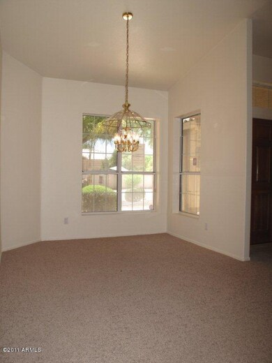 FORMAL DINING