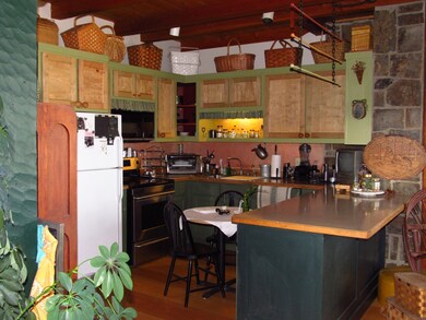 7 - Kitchen