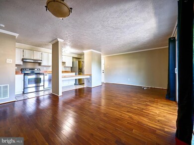 19621 Gunners Branch Rd unit 821, Germantown, MD 20876 - photo 2