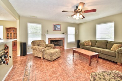 108 Rio Vista Dr, Brazoria, TX 77422 - photo 6