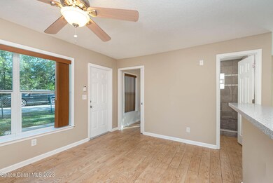 827 Kanawha Living Room3