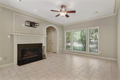 Welcome to a living room that
effortlessly combin