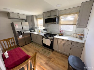 612 Edgeworth St, Middlesex, NJ 08846 - photo 4