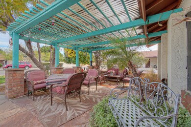 3117 W Ph-003-001-Porch-MLS_Size