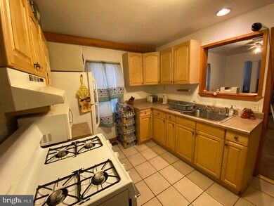 604 Maddock St, Crum Lynne, PA 19022 - photo 6