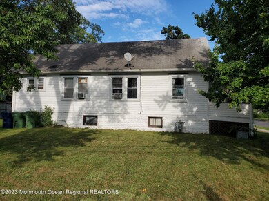1517 Monroe Left Side