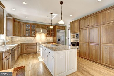 4700 S Chelsea Ln, Bethesda, MD 20814 - photo 7